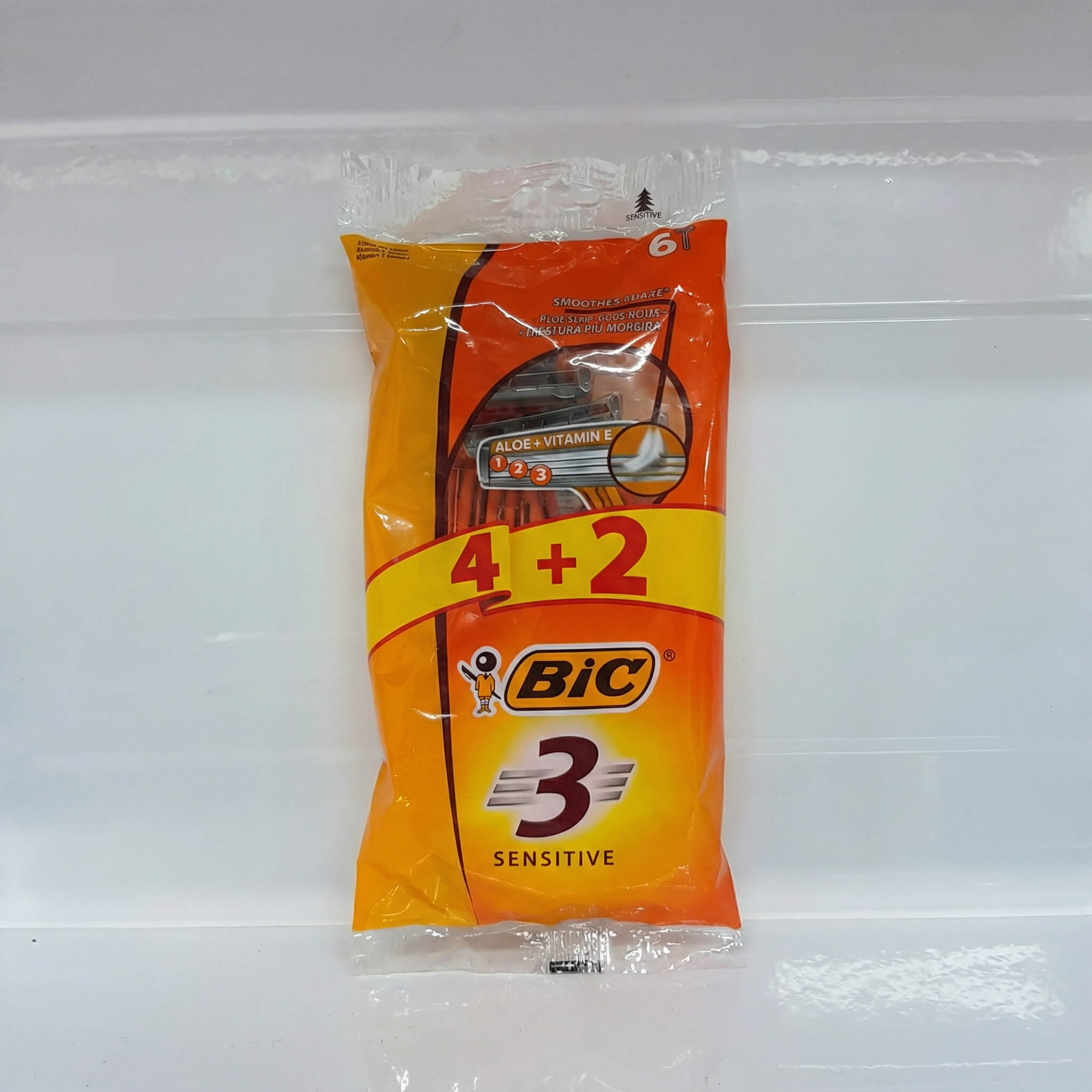 BIC 3 Sensitive Disposable Razors 4+2 Pack